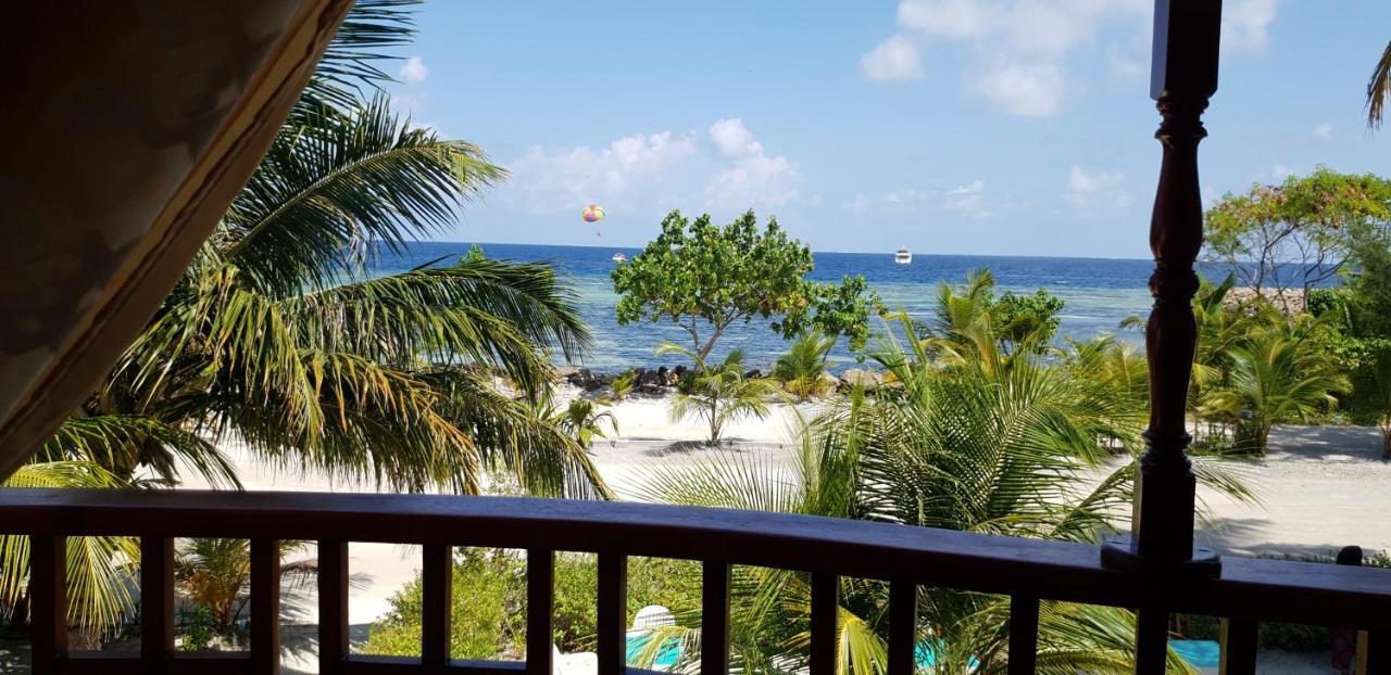 Arora Inn Maafushi Eksteriør billede